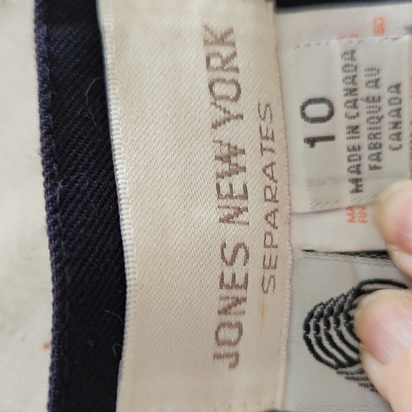 90s ,Jones New  York, midi length,  A-line, wool black skirt, size 10 - Picture 9 of 12